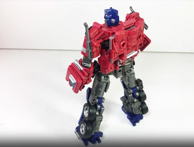 Transformers Bumblebee Movie Studio Series 38 Optimus Prime First Video Review 07 (7 of 10)